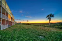 Oceanfront Condo w Private Balcony Pool Tennis Bubbly Blew by AvantStay
