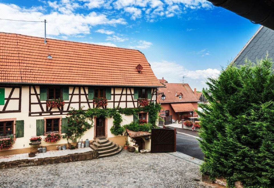 라 페름 드 소피의 아늑한 전원 주택 외관