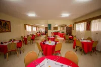 The Luke Hotel Cravers Thika - Desayuno
