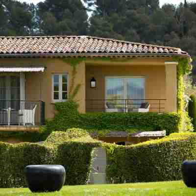 Domaine du Mas de Pierre Hôtel Resort & Spa Relais & Châteaux Hotel Exterior