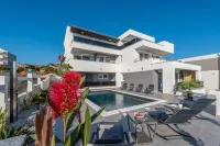 Villa Magnifica Apartments with Pool - Swimmingpools