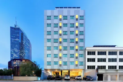 GRAND THAMRIN HOTEL Hotel dekat Bundaran HI