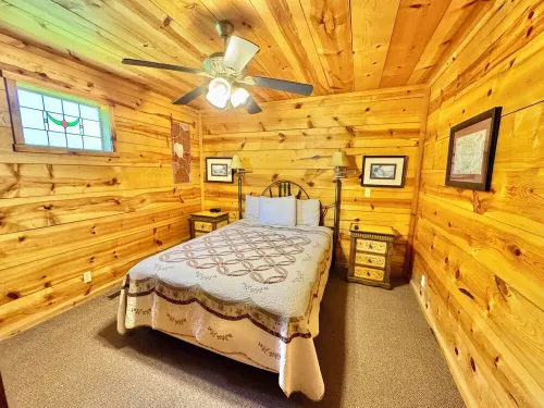 Gone With The Wind #47 New cabin to VRBO walking distance from courthouse square