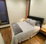 Charming 2-bedroom condo in delightful Marion with AC, WiFi