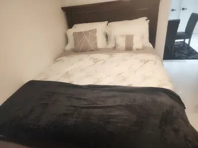 Take it easy at this unique and tranquil getaway. Free Wifi, Free street Parking Hotels near JFK Wildlife Sanctuary