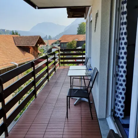 Cozy Apartment with Lake View for 6 Guests