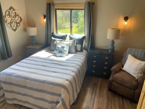 "Outdoors Oasis" Cozy cabin north of Bemidji.