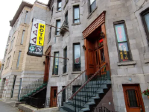 Hotel Casa Bella Hotels near McGill University