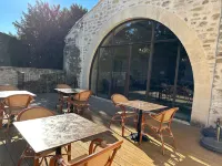 Domaine du Prieuré d'Estagel Chambres d'hôtes Hotels in Vauvert