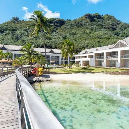 Cook's Bay Hotel & Suites