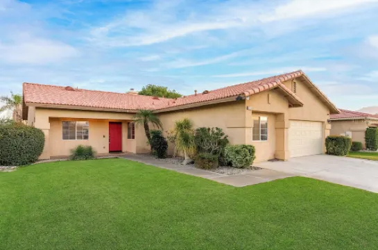 Sunny Palms by AvantStay Near Empire Polo Club