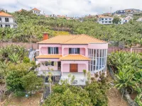 Amendoeira Residence by Homie Hotel dekat Ponta do sol