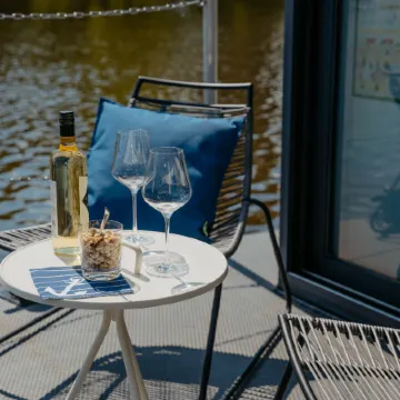 Floating Home-Hausboot in Merzig liegend Отели в г. Мерциг