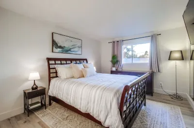 Family-Friendly Modern Escape in San Diego Hotels near Renaissance Towne Center