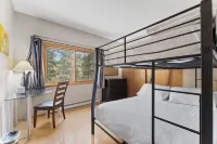 Walk to town and slopes, family friendly 2-bedroom condo w/ WiFi in Breckenridge Hotels in Warriors Mark