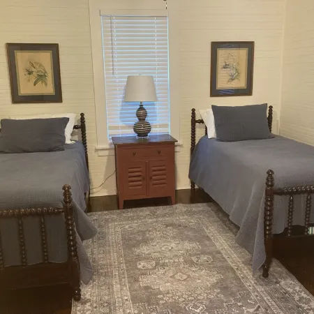 Masters Rental! Charming 2-bedroom house with AC and WiFi in lovely Augusta