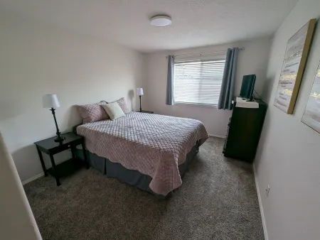 Cozy North Keizer Retreat