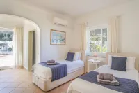 Vale Verde in Lagos With 6 Bedrooms and 4 Bathrooms