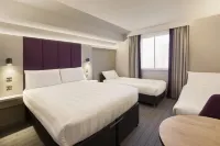 Premier Inn Gatwick Crawley (Goff's Park) فنادق في Colgate