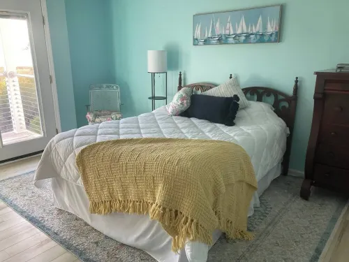 Cozy 2-bedroom condo with a view of the Neuse River in fantastic New Bern