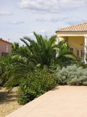 For pleasant and enriching holidays between sea and mountains Hotels in Serignan
