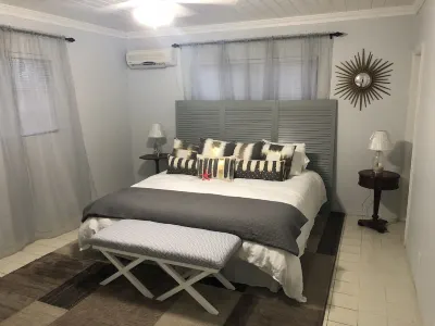 TROPICAL PARADISE - Best Location Private Home Pool Beach 60 Restaurants  호텔