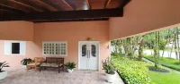 4 BEDROOM HOUSE - 10 PEOPLE
