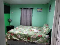 Private Gated 1 Bedroom in Georgetown