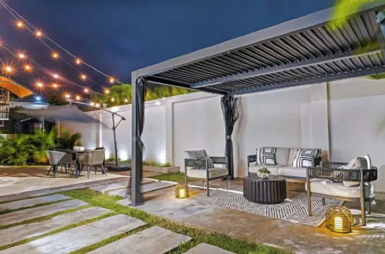 Zuma Villa/3Br/3.5BA/Rooftop Terrace/Sea View/Pool/Gated/10 Mins to Beach/Swings