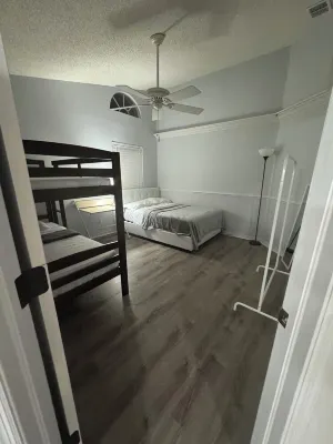 Charming Evergreen Heights 1-bedroom apartment with WiFi, AC in Spring Hill ,Fl