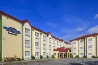 Microtel by Wyndham Batangas Hotel a Batangas