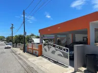 La parguera 3 bed 1 bath 1 min walk from el "Poblado" restaurant, bars Hotels in Parguera