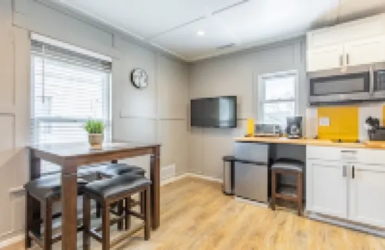 8036-Walk to Mayo-Cozy&Chic 1 Br Apt with Free Parking.