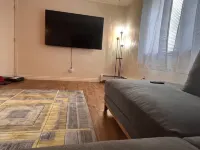 Lovely 2 bedroom, Minutes from down town!