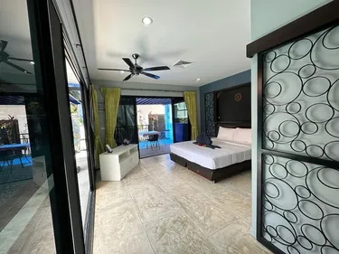 รูปภาพของLuxury Hillside Villa With Stunning Views