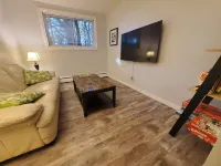 Modern Private 1Bdrm  Apt. w/Free Prkg + Fast Wi-Fi. Pet-Friendly! 수세인트마리 호텔