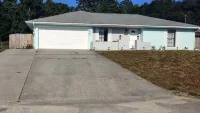 3/3 fits 12 people easily! Pool, jacuzzi, kid games and more!