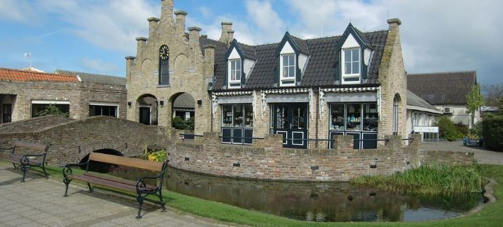 Modern house, 6 persons, 3 bedrooms, 2 bathrooms, smoke free, TOP location Hotels in Texel