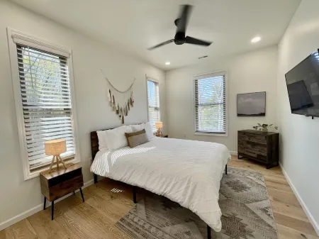 Mountain View House in Downtown Waynesville