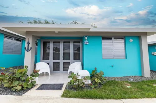 VILLA WITH POOL STEPS FROM THE BUYÉ BEACH