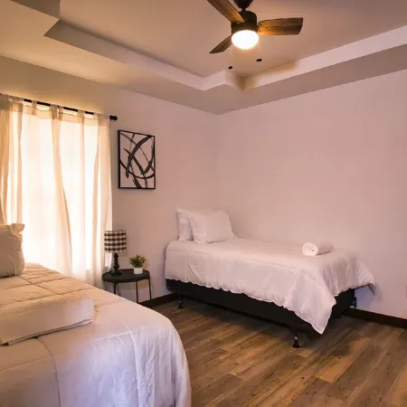 Chic & Cozy 2 bedroom/1 bathroom - RATED BEST