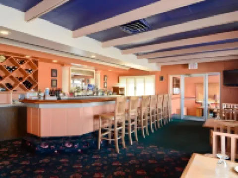 Magnuson Grand Pioneer Inn and Suites Hotels in Escanaba