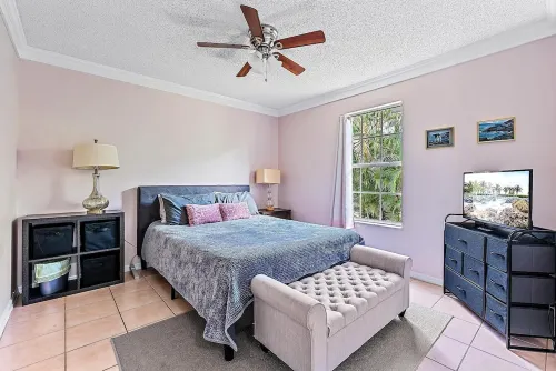 Paradise! 3 Bedroom home with private pool, outdoor living space, and lanai