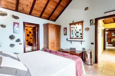 Casa Rural Los Draguitos, private pool and sea view Hotel in zona Los Canarios