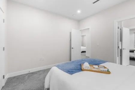 Contemporary Luxury modern charming retreat