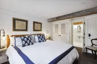 Wayzata Apartment - steps to lake and downtown