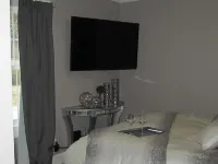 !!NEW!! Luxurious remodeled home !! No cleaning fee! Hotels in 