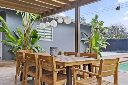 The Dazey Oasis I Pool