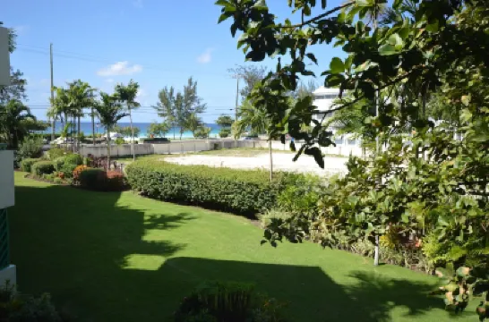 The Holiday Hub Close to Amenities and Beach View 鄰近South Coast Boardwalk的酒店