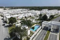 Beautiful villa with private pool just 10 min from the beach Hotels in 